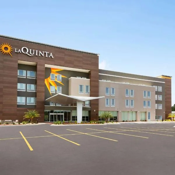 La Quinta Brunswick/Golden Isles，位于布伦瑞克的酒店