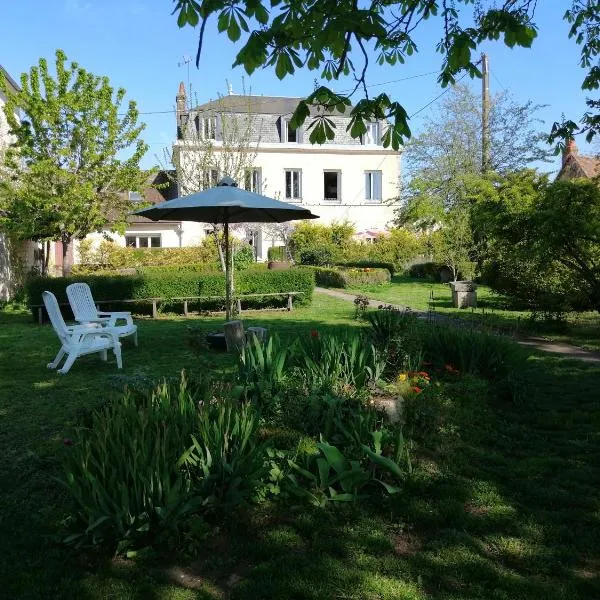 une maison à la campagne，位于Lorcy的酒店