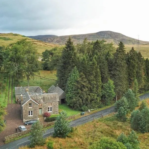 The Farmhouse B&B，位于邓凯尔德的酒店