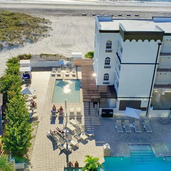 Barefoot Beach Club，位于Oakhurst Shores的酒店