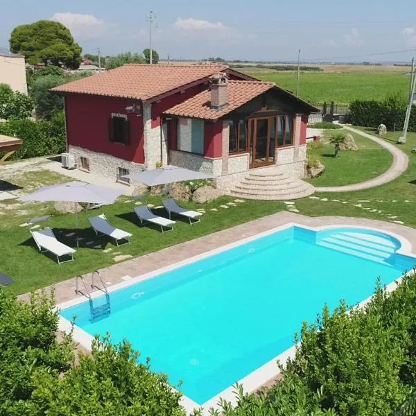 La Casa del Fico villa con piscina，位于佩夏罗马纳的酒店