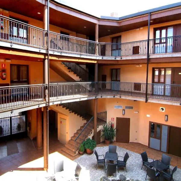 Apartahotel La Corrala，位于塔拉桑纳阿拉贡的酒店