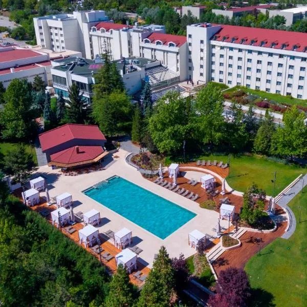 比尔肯特酒店及会议中心，位于Bağlıca的酒店