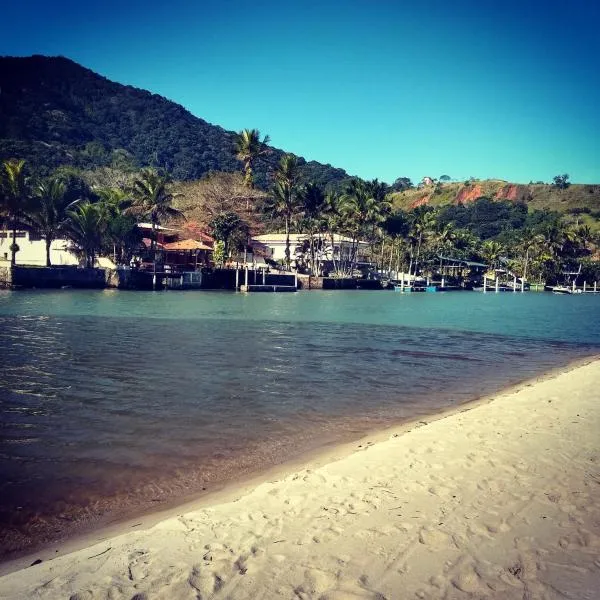 Suítes Km18praia，位于巴拉尤娜的酒店