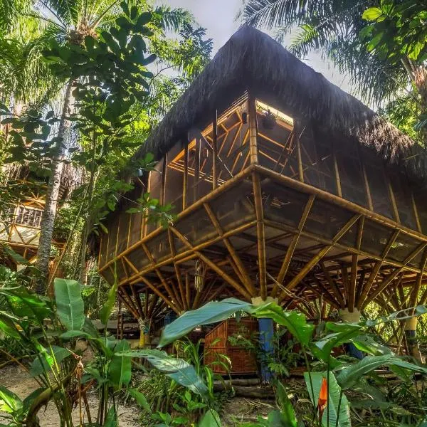 Universo Pol Bamboo Hostel，位于莫罗圣保罗的酒店