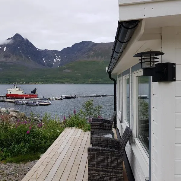Captains Small House，位于Langfjord的酒店