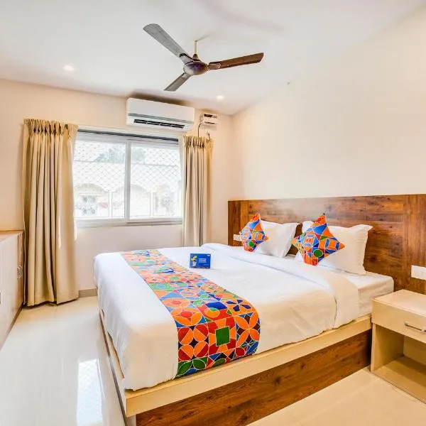 FabHotel Spark Inn Dwarakanagar，位于Anumalkudūru的酒店