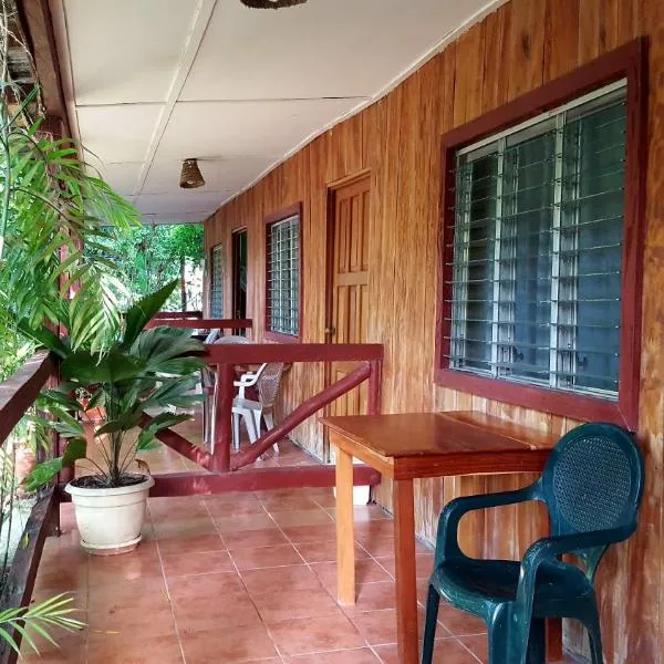 Guest house Posada Ixchel，位于埃尔莱马特的酒店