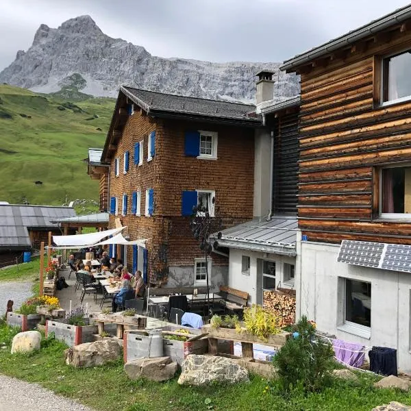 Berghaus Sulzfluh，位于圣安特尼恩的酒店