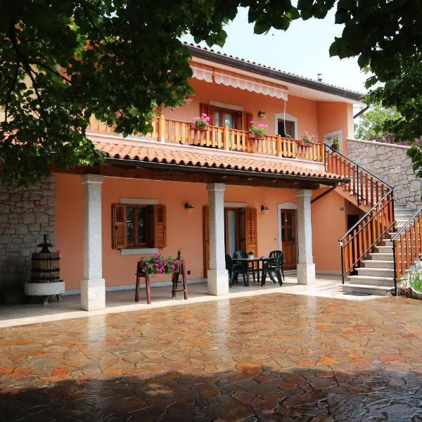 Agriturismo Skerlj，位于Baita的酒店