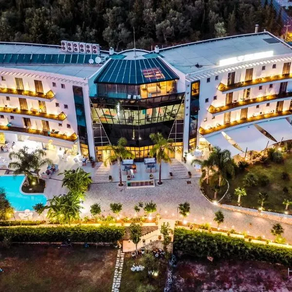 Splendor Hotel，位于Gjilek的酒店