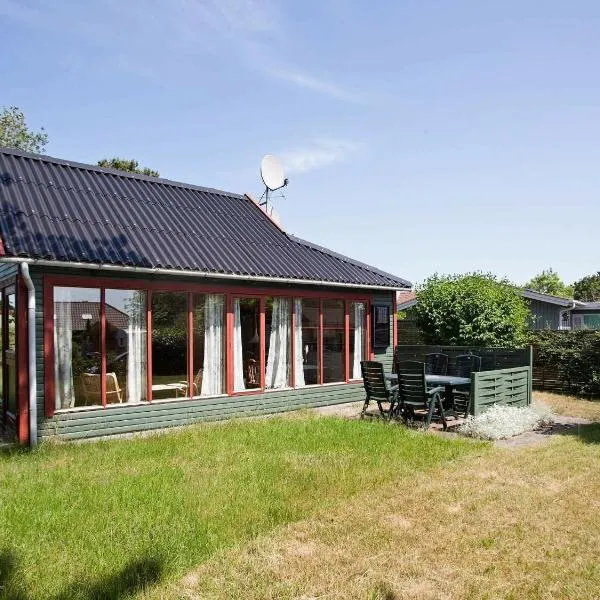 6 person holiday home in Store Fuglede，位于凯隆堡的酒店