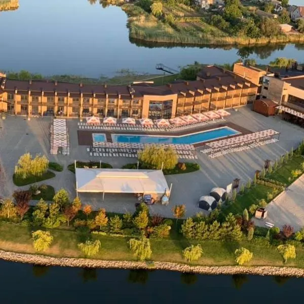 Ostrov River Club，位于Orlovshchina的酒店
