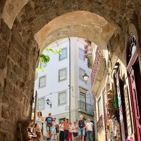 Change The World Hostels - Coimbra - Almedina，位于科英布拉的酒店
