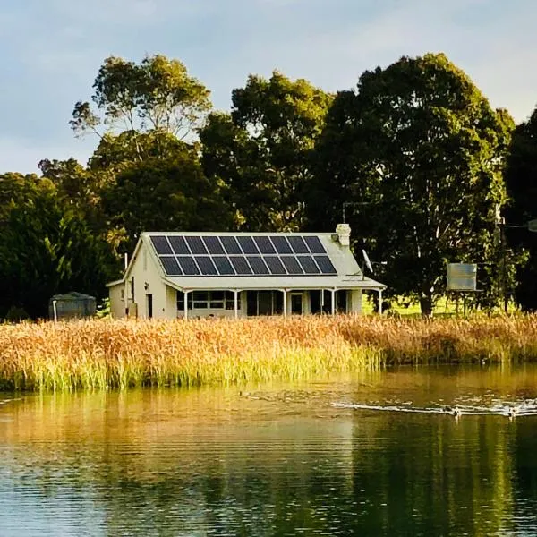 The Lake House Retreat，位于Keith的酒店