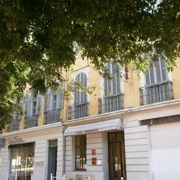 博纳帕特酒店，位于Évenos的酒店