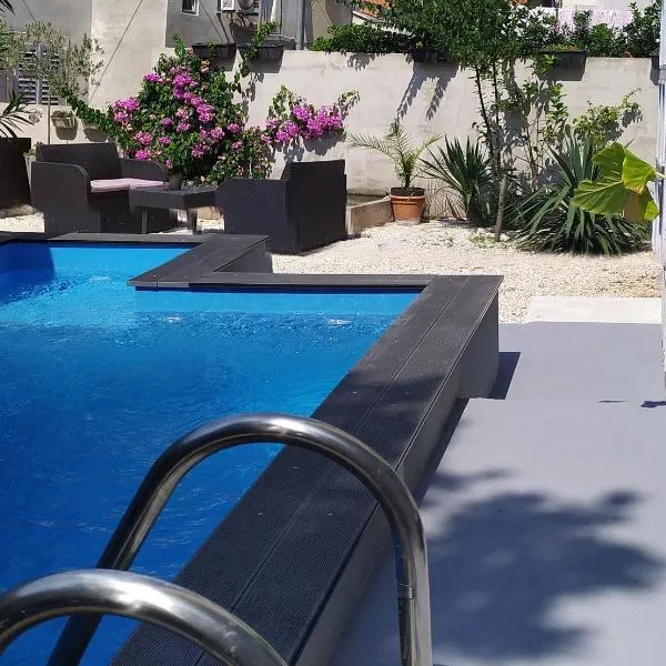 凯普顿埃莫城市公寓，位于普拉的酒店