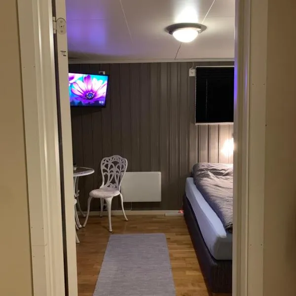 Cozy & private room in the middle of Lofoten，位于Napp的酒店