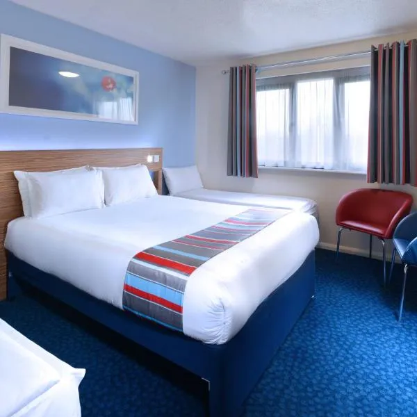 都柏林机场北索兹旅游宾馆，位于Ballyboughal的酒店