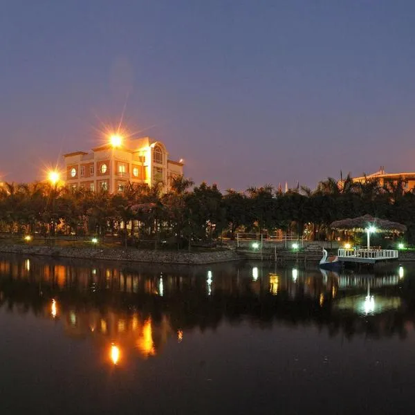 卡梅拉度假酒店，位于Tiện Hội的酒店
