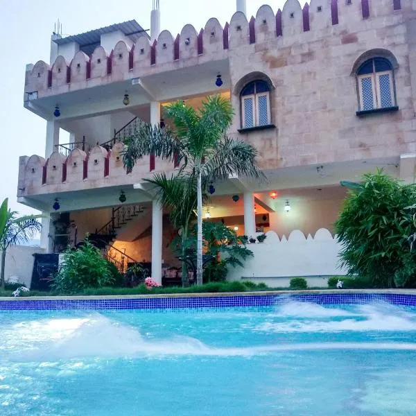 Hotel Vamdev Fort，位于Sarādhna的酒店