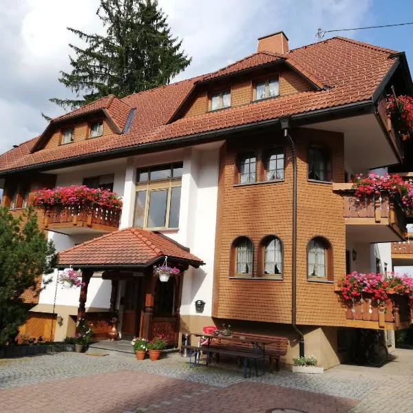 Gästehaus Rössle，位于黑林山区邦多夫的酒店