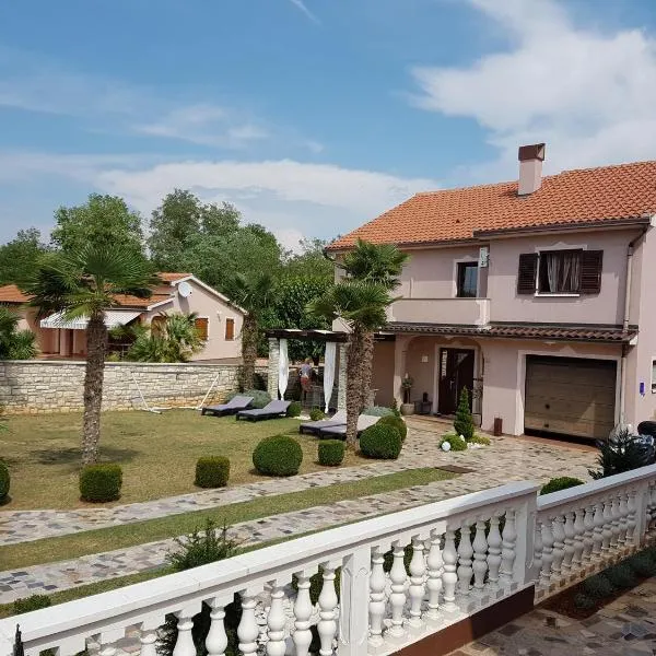 Ferienwohnung mit 2 Schlafzimmer oder Studio Apartment - Istrien-Fiorini，位于布罗托尼贾的酒店