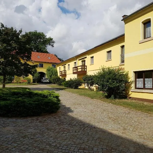 Bärchenhof，位于格罗森海恩的酒店