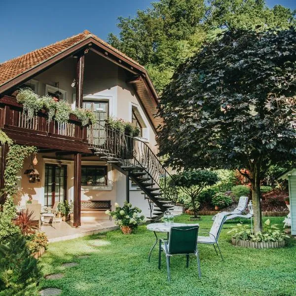 Apartmaji Urška，位于拉什科的酒店
