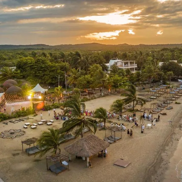 卡塔赫纳菲尼克斯海滩酒店，位于巴鲁岛的酒店