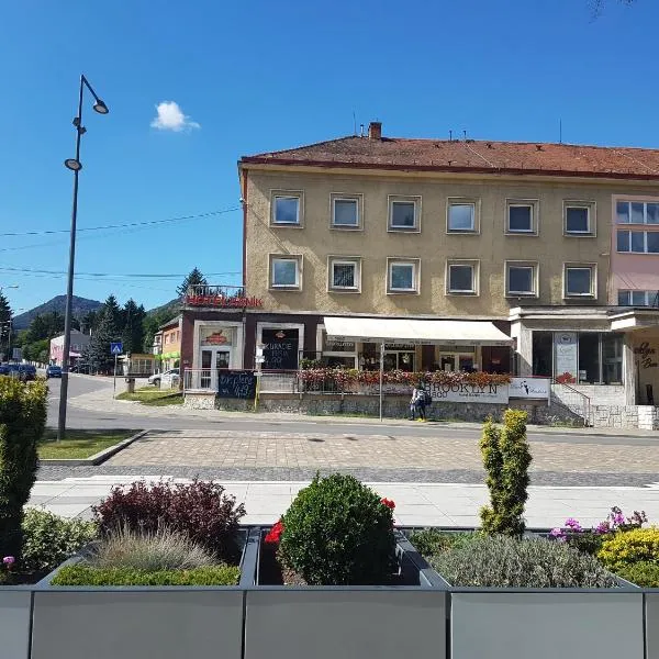 Hotel Baník Handlová，位于Kľak的酒店