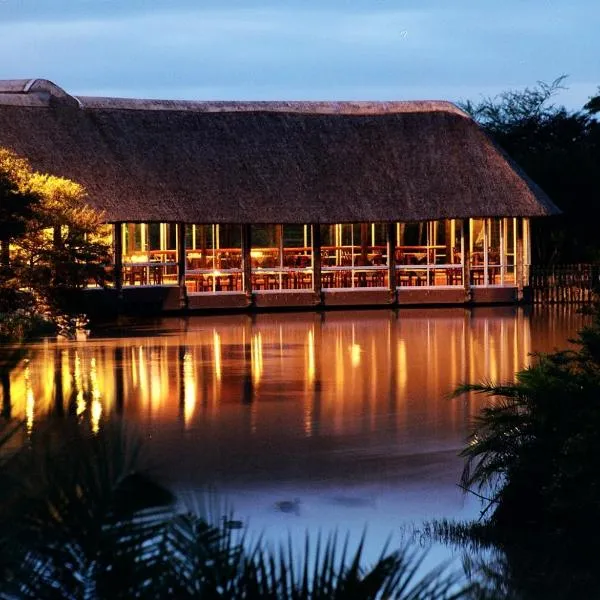 Premier Resort Mpongo Private Game Reserve，位于Macleantown的酒店