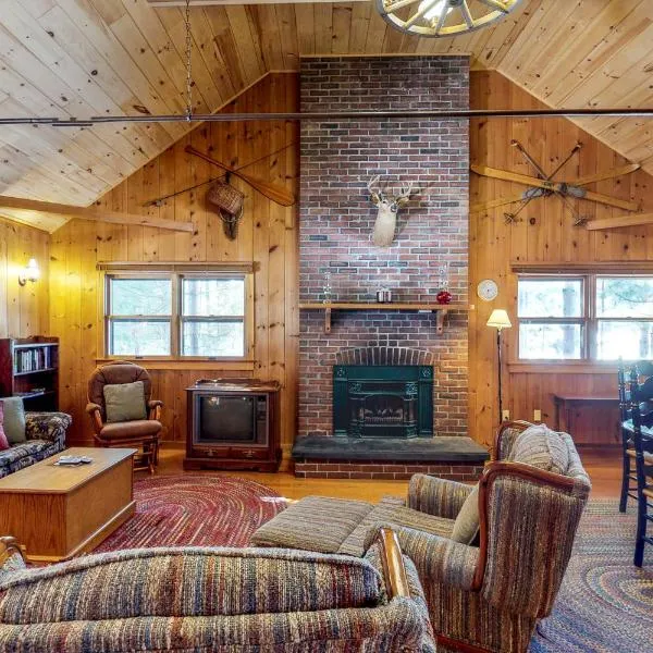 Breakwater Lodge，位于Greenville Junction的酒店