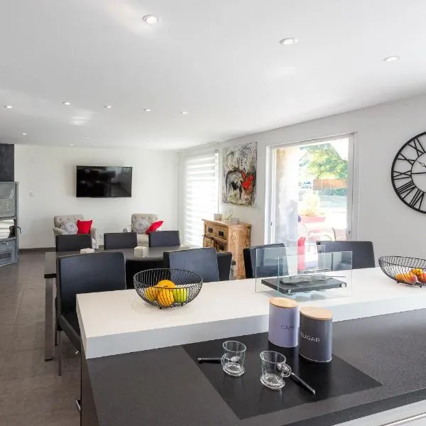 La Villa d'Emma，位于埃姆布能的酒店