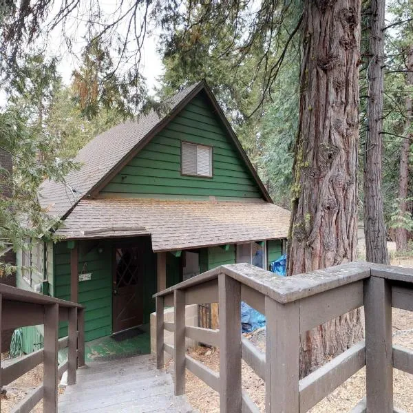 Blue Meadow Cottage，位于Shaver Lake Heights的酒店