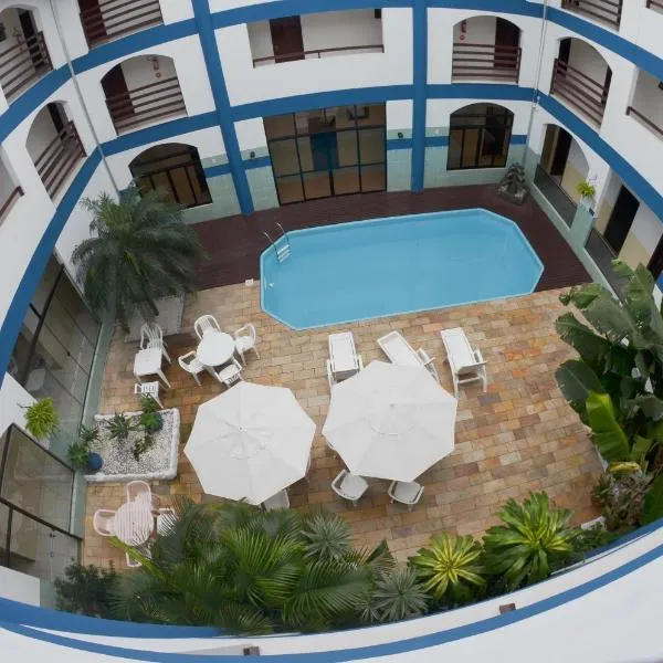 HsHotelaria - Filial Bombinhas，位于邦比尼亚斯的酒店