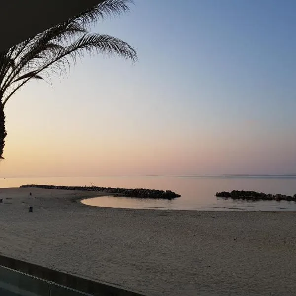 Sea House Tonnara，位于夏卡的酒店