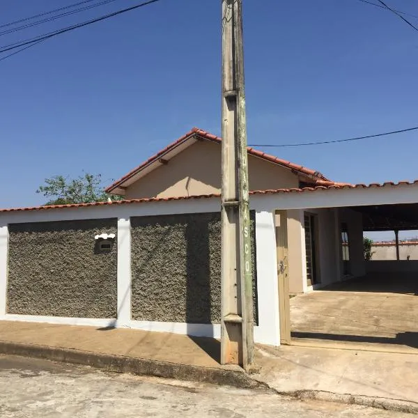 Casa Para Temporada Garcia/Pereira，位于圣若昂-巴蒂斯塔-杜格罗里亚的酒店