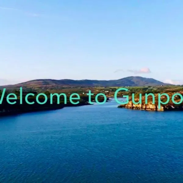 Gunpoint Lodge, Schull, West Cork with Private Pier，位于斯卡尔的酒店