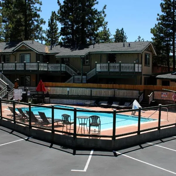 Fireside Lodge，位于Green Valley Lake的酒店