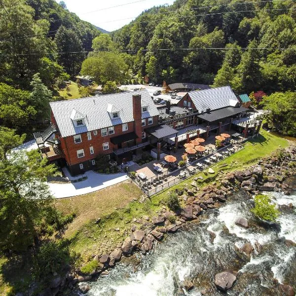 Historic Tapoco Lodge，位于Yellow Creek的酒店