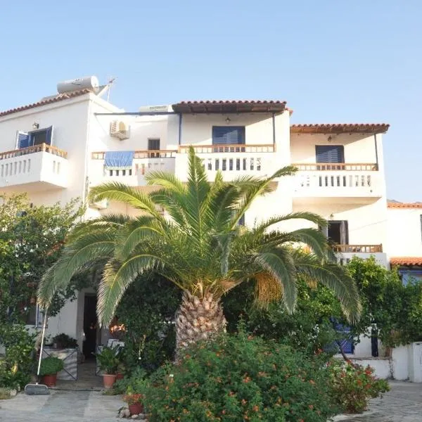 玛丽亚公寓，位于马拉松坎博斯的酒店