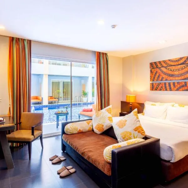 七岩海滩华欣富丽华桑德拉豪华酒店，位于Ban Sa的酒店