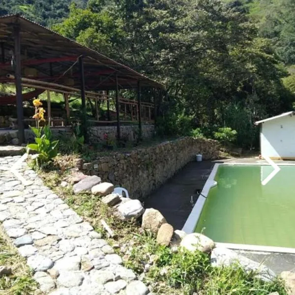 Termales SironaSpa，位于Gama的酒店