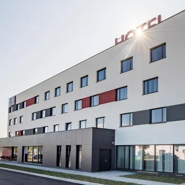 B&B HOTEL Brumath Bernolsheim，位于布吕马特的酒店