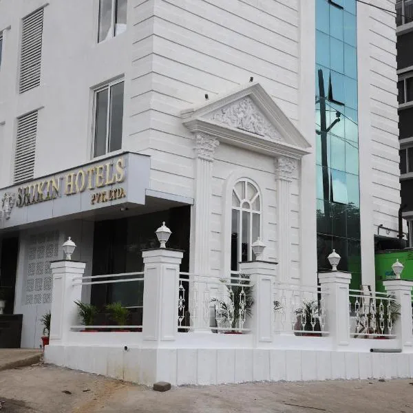 Shikin Hotels (Close to Palm Beach Road)，位于纳威孟买的酒店