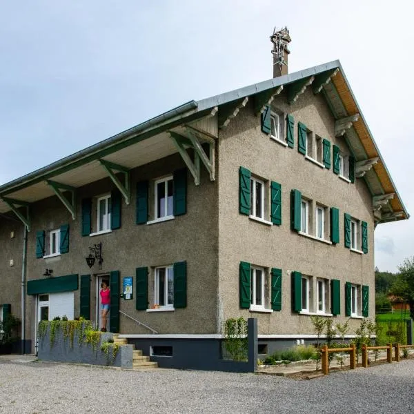 Amodo Lodge，位于La Baume的酒店