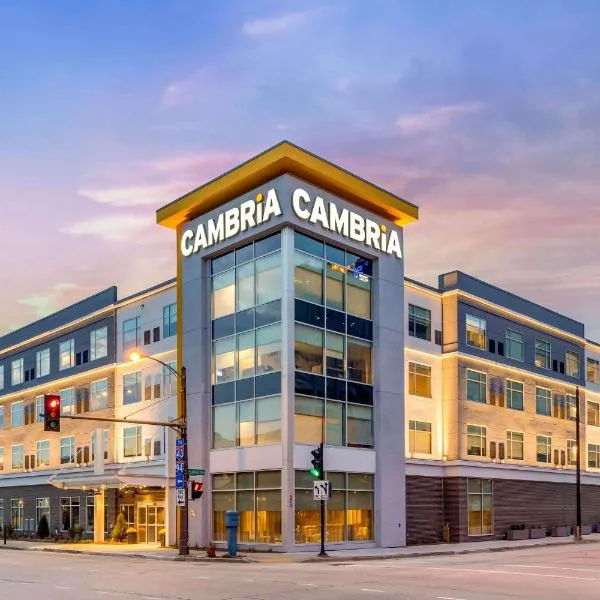 Cambria Hotel Milwaukee Downtown，位于密尔沃基的酒店