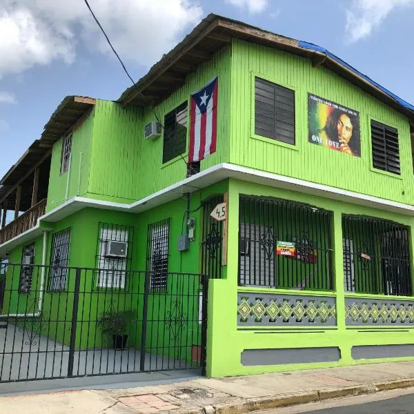 Vieques Good Vibe Guest House，位于Esperanza的酒店