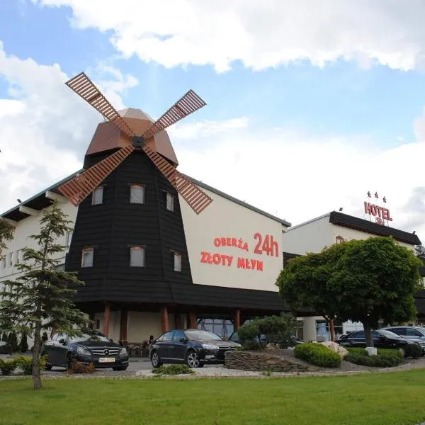 波利奇奴兹罗提曼酒店，位于Władysławów的酒店